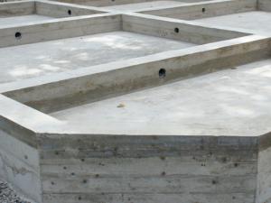 Автобетононасос для бетонирования фундамента